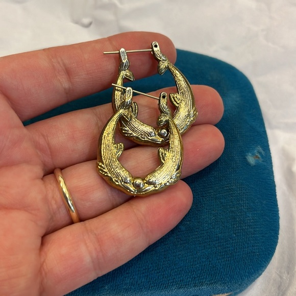 Vintage gold, dolphin, hoop earrings - Picture 3 of 4